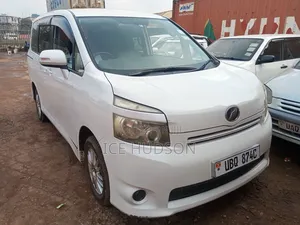 Toyota Voxy 2015 White