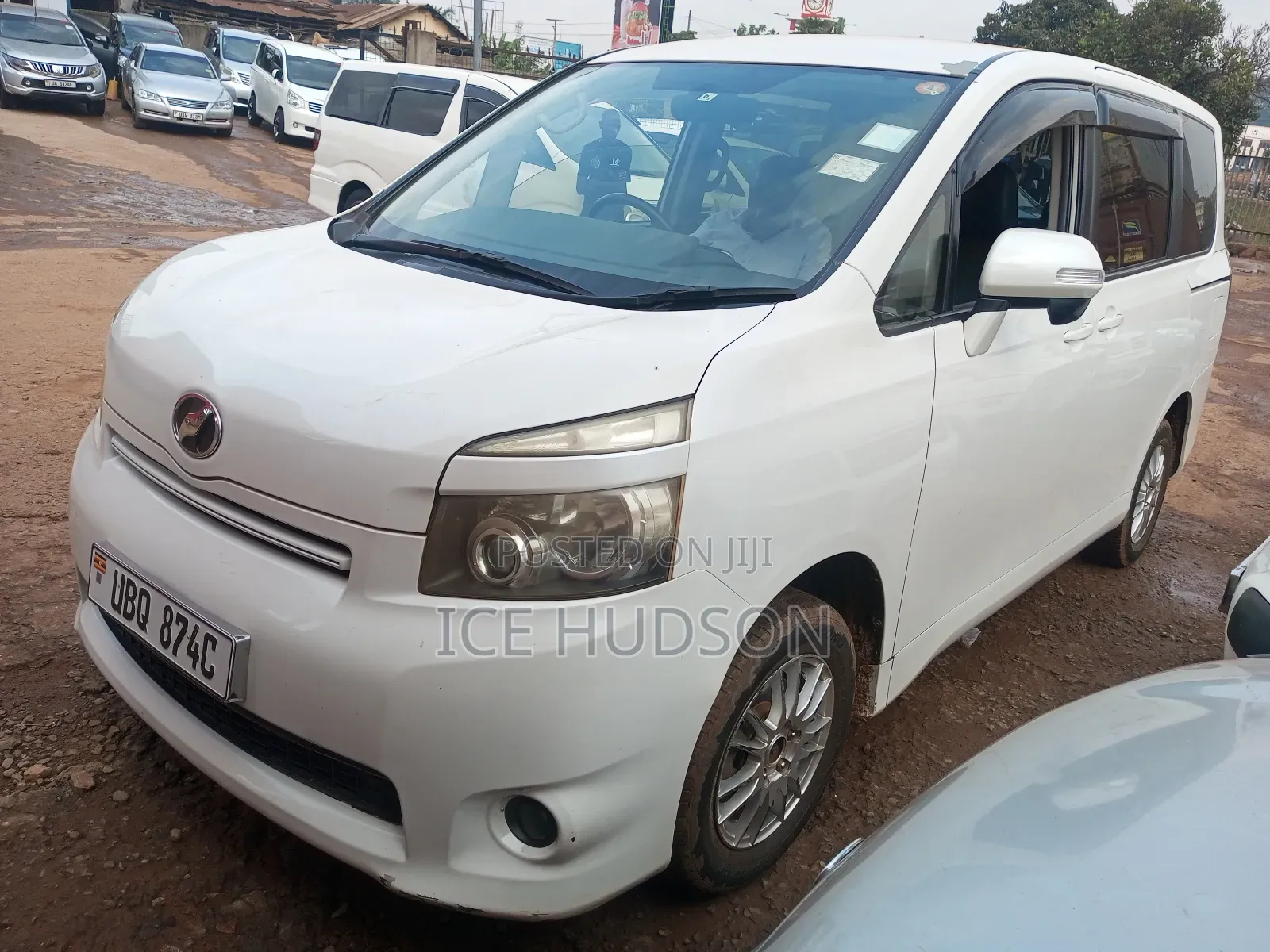 Toyota Voxy 2015 White