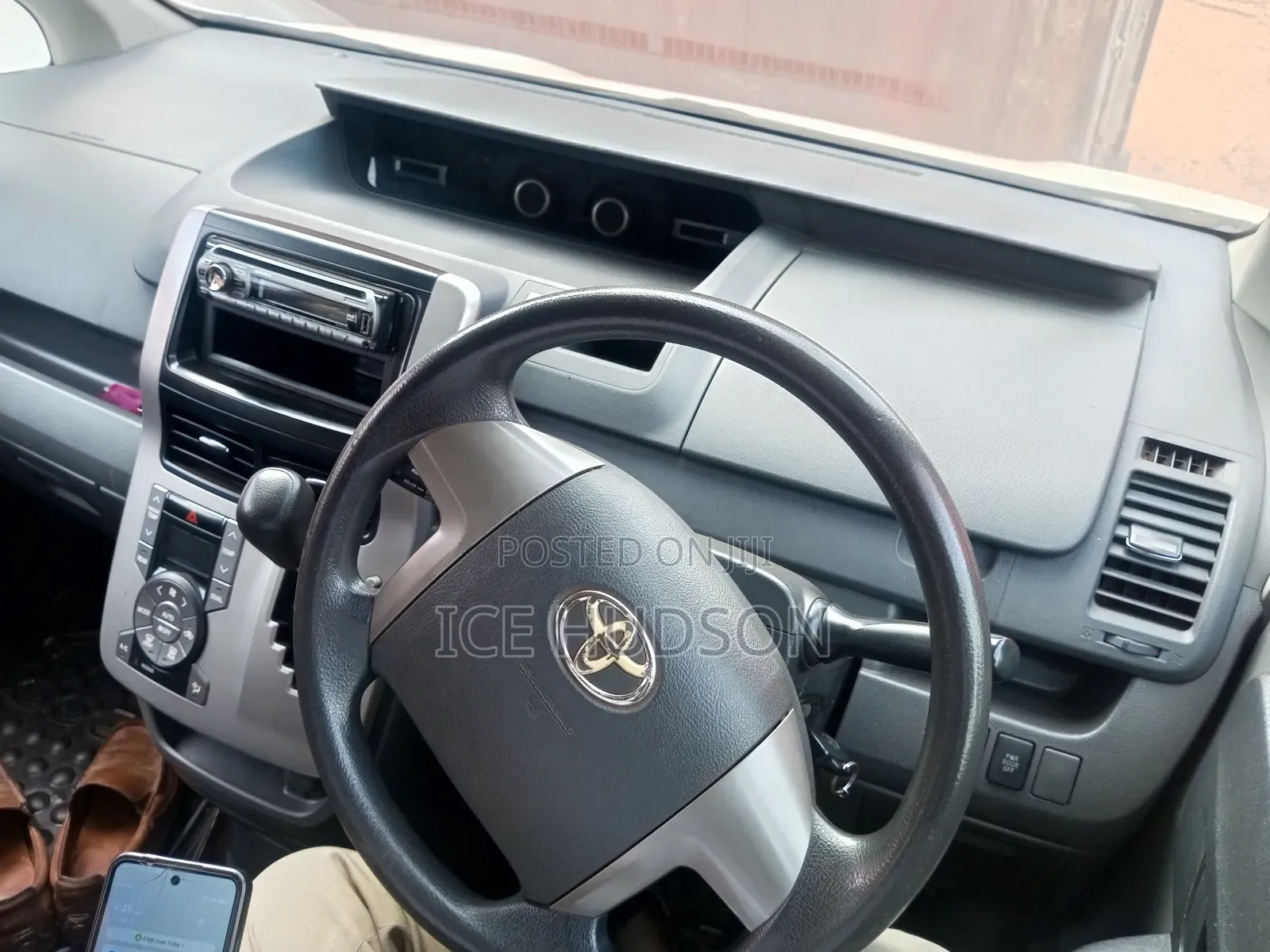 Toyota Voxy 2015 White