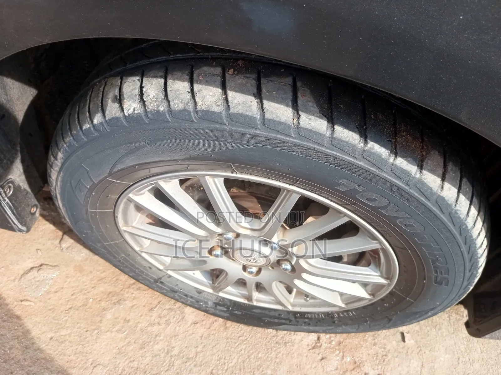 Toyota Noah 2012