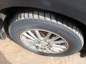 Toyota Noah 2012