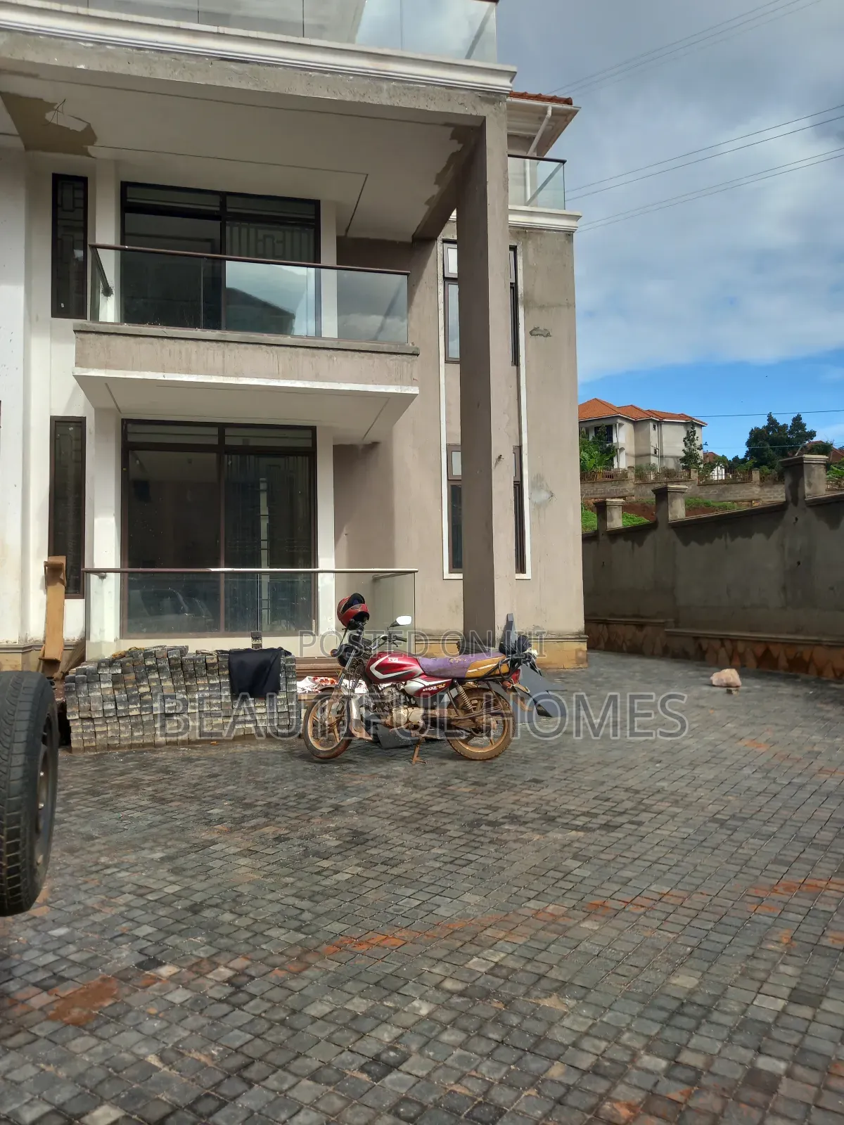 Furnished 6bdrm Duplex in Ntinda, Central Division for sale