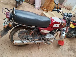 Bajaj Boxer 100 2020 Red