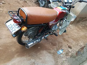 Bajaj Boxer 100 2019 Red