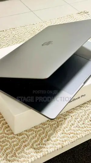 Laptop Apple MacBook Pro 2019 2GB Intel Core i9 SSD 1T