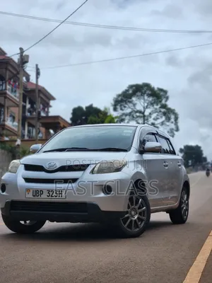 Toyota IST 2009 Silver