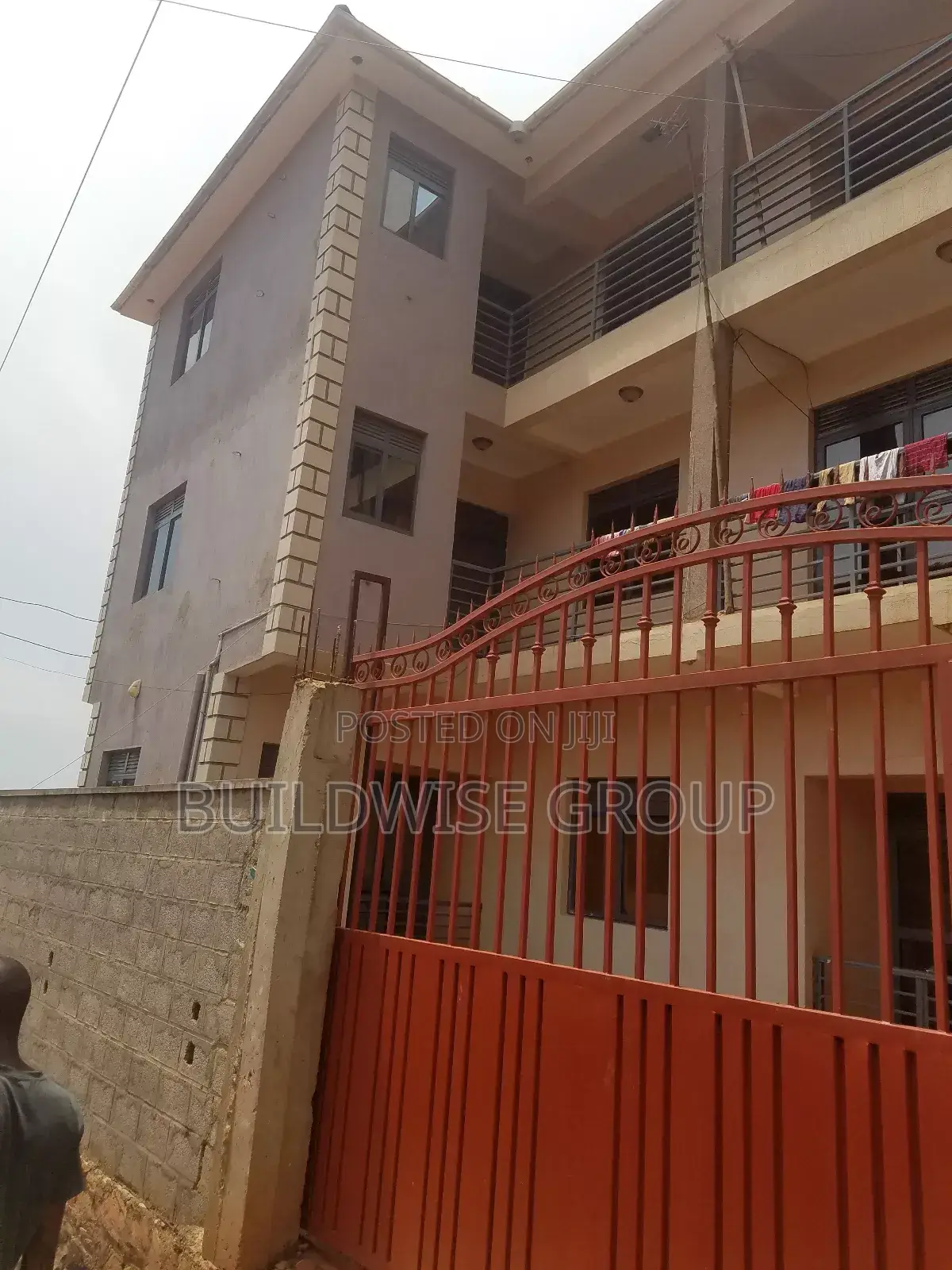 Furnished 9bdrm Apartment in Buildwise Realty, Makindye for sale