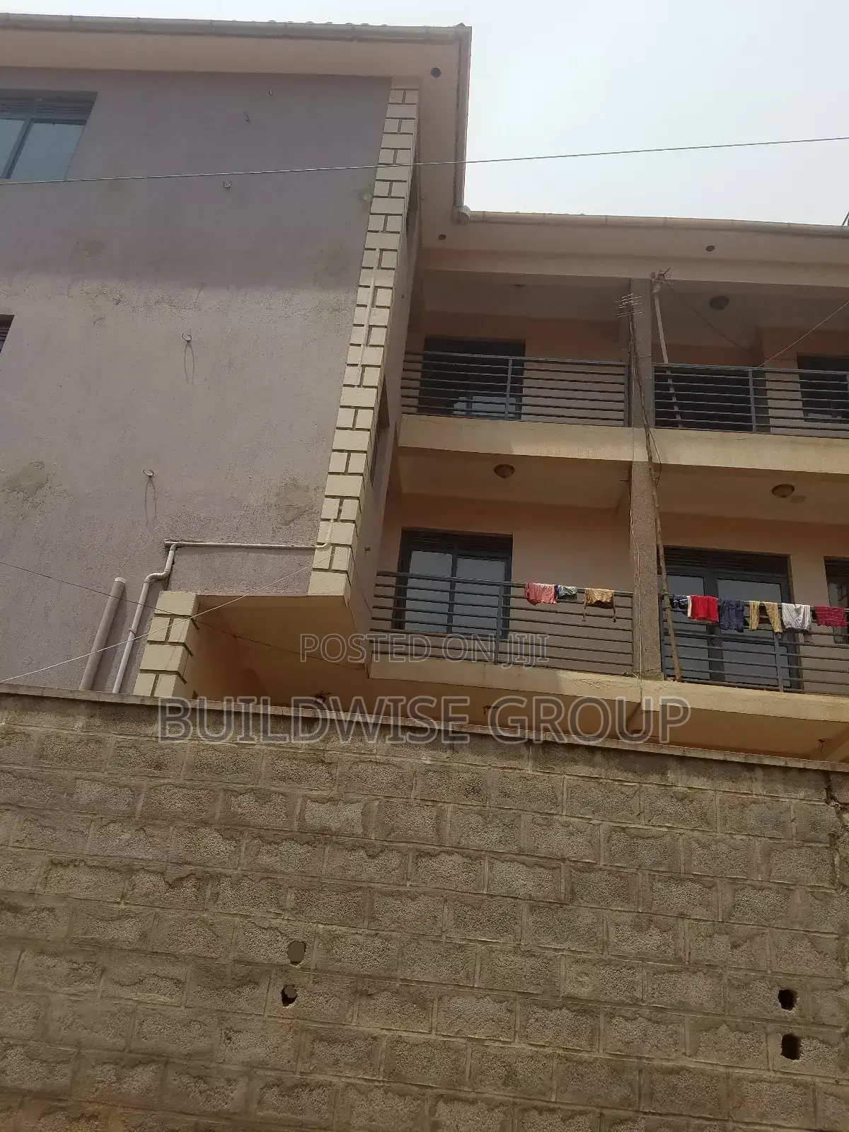 Furnished 9bdrm Apartment in Buildwise Realty, Makindye for sale