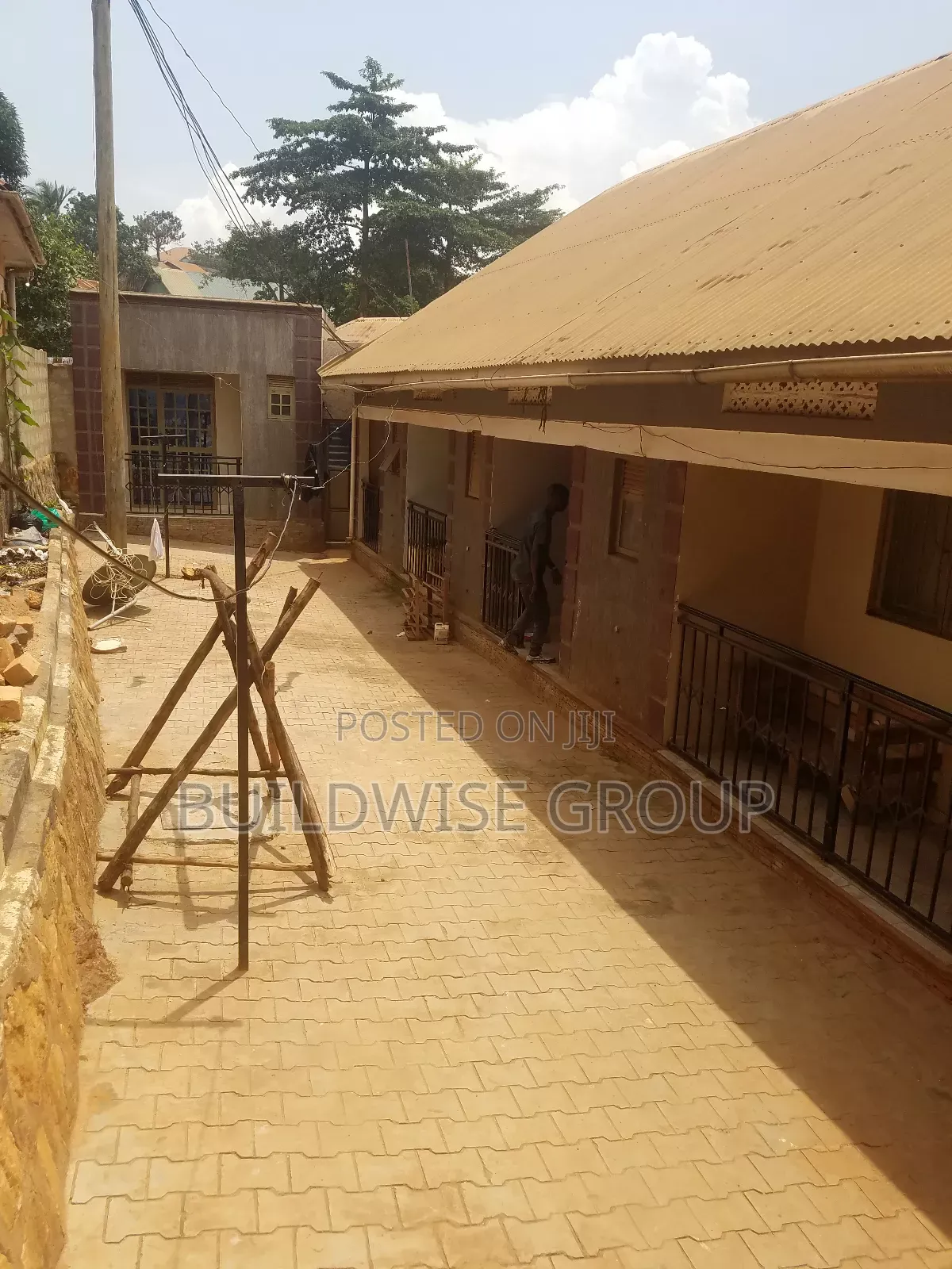 Furnished 7bdrm Apartment in Buildwise Realty, Makindye for sale