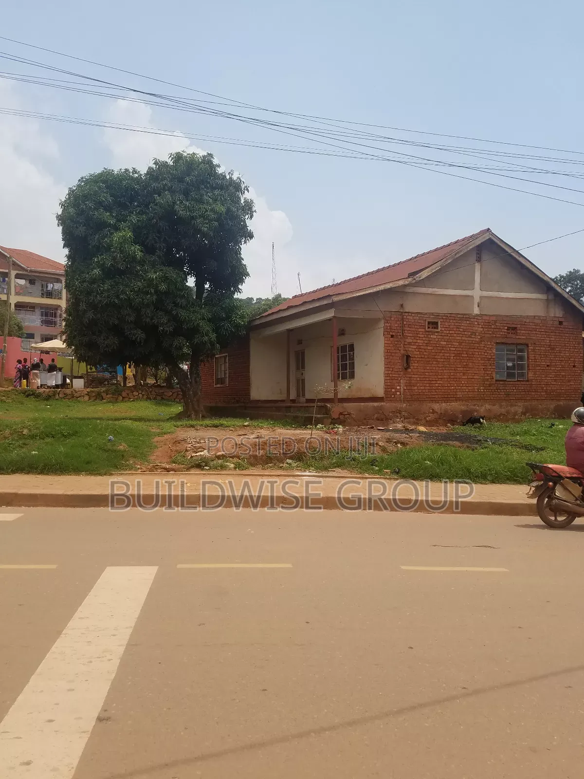 Furnished 3bdrm Bungalow in Buildwise Realty, Makindye for sale