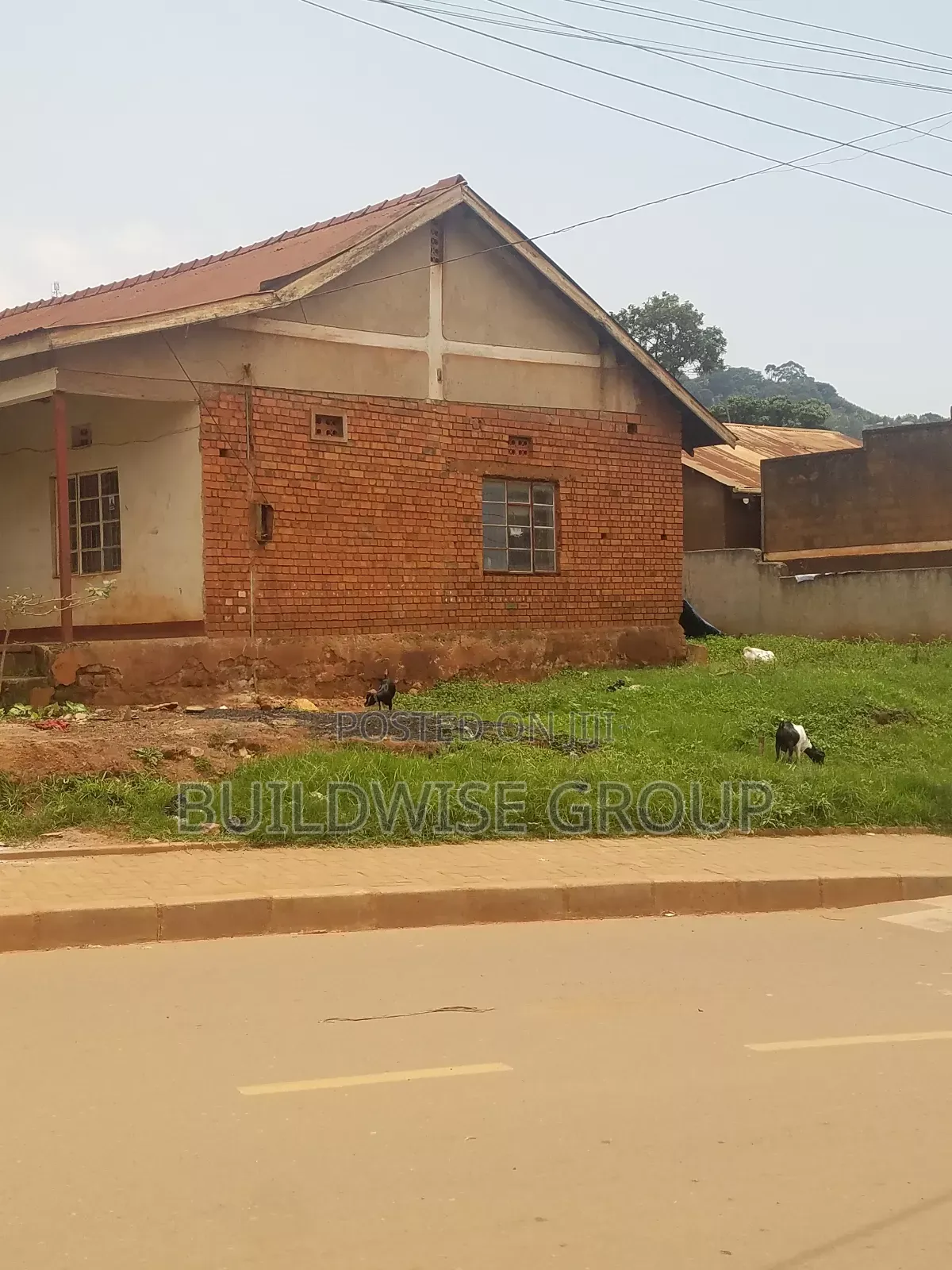 Furnished 3bdrm Bungalow in Buildwise Realty, Makindye for sale
