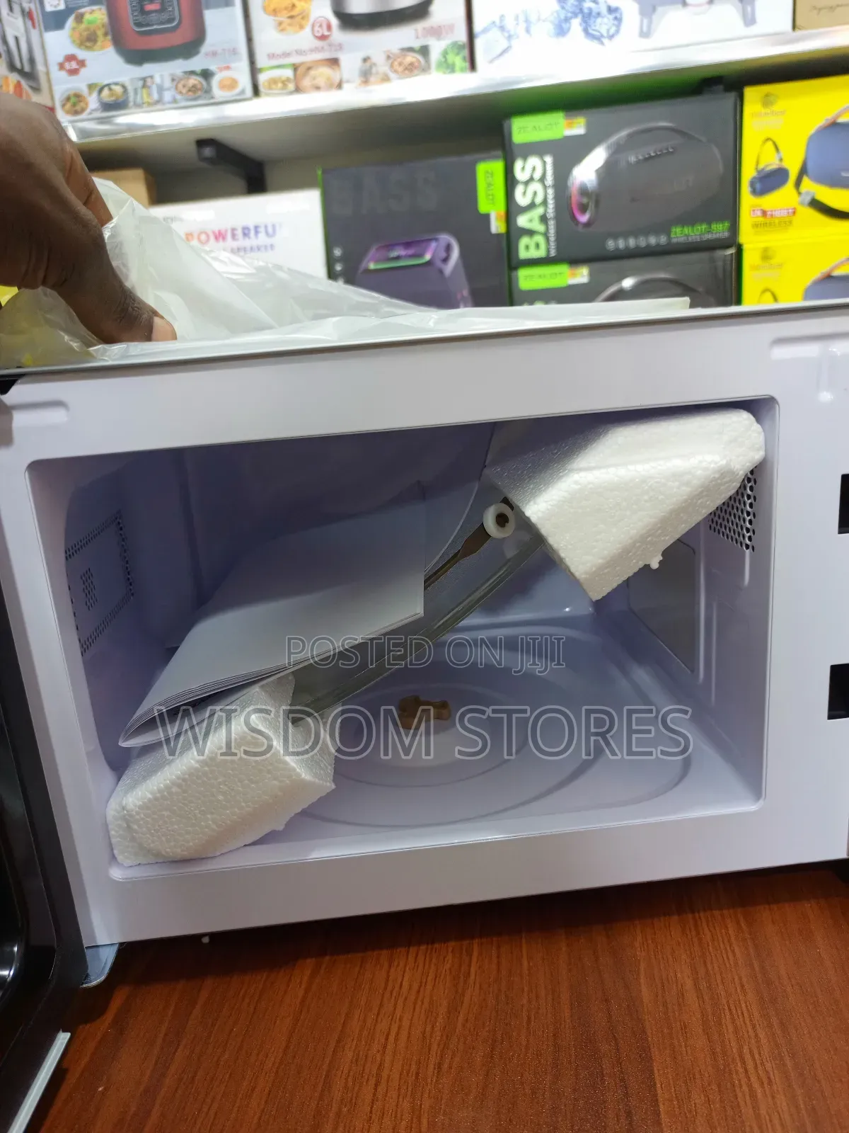 Hisense 20l Microwave Oven.