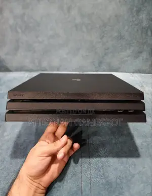 Ps4 Pro; Playstation 4 Pro. 1tb, , 32 Games +2 Pads Receipt Warranty