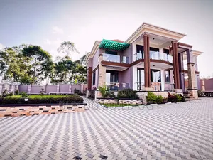 6bdrm Mansion in Kira Town for sale