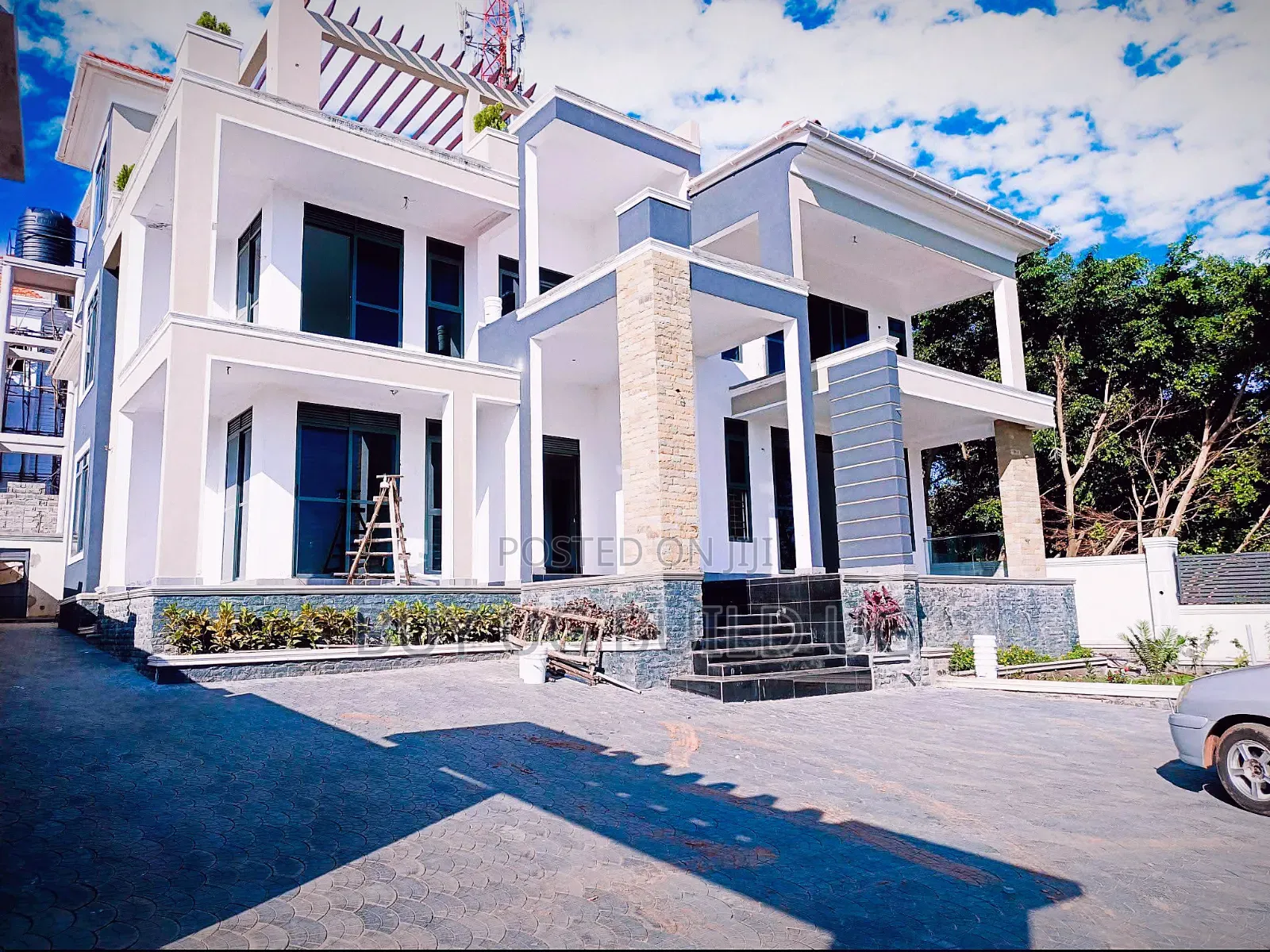 6bdrm Mansion in Kyanja Kampala, Kira for sale