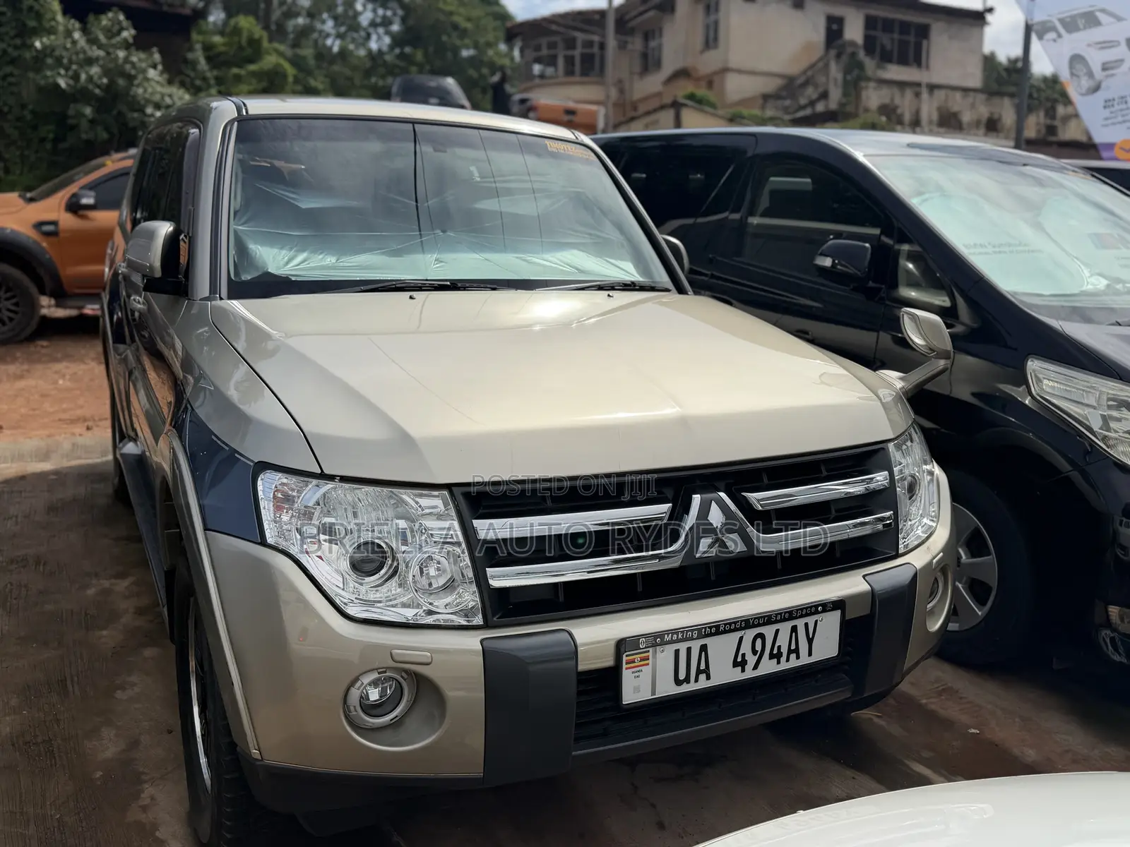 Mitsubishi Pajero 2010 Green