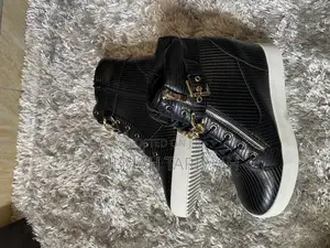 Ladies Shoes
