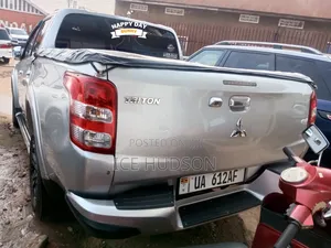 Mitsubishi Triton 2015 Silver