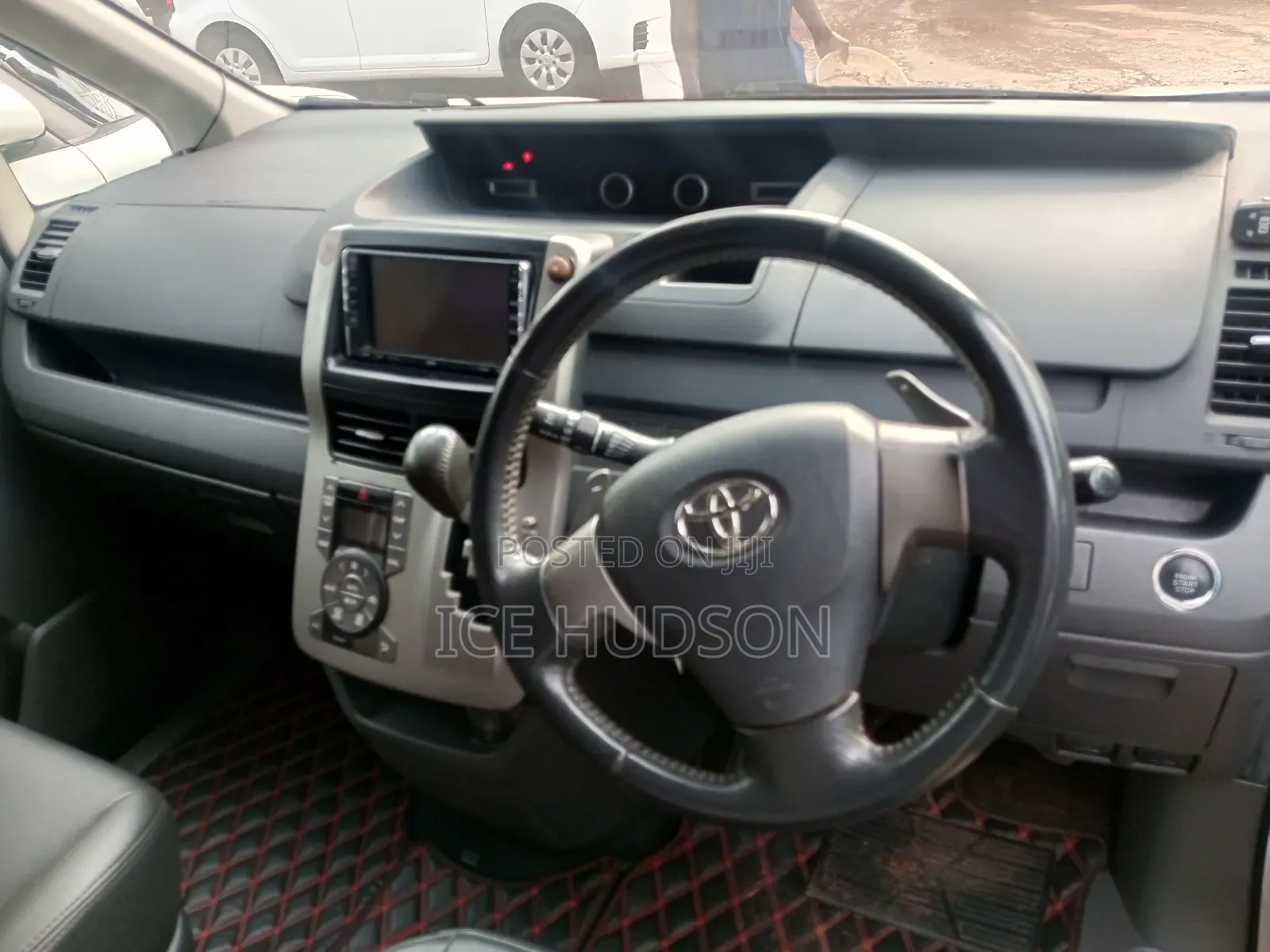 Toyota Voxy SV Premium 2014 White