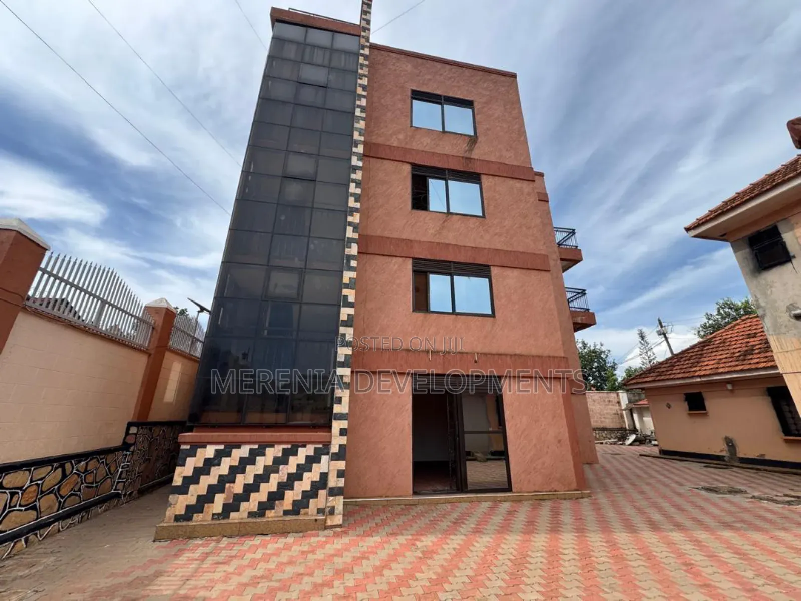 3bdrm Apartment in Bunga, Makindye for sale