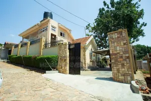 4bdrm House in Muyenga, Makindye for sale