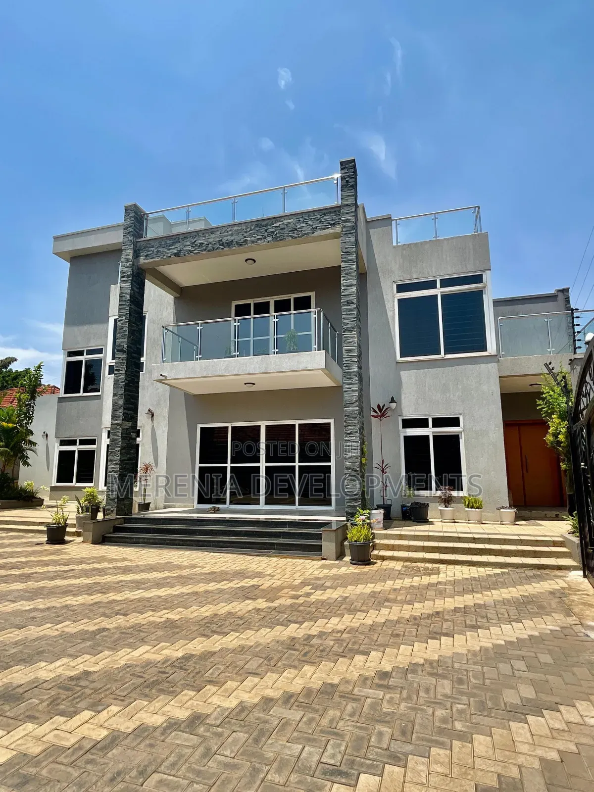 7bdrm House in Muyenga, Makindye for sale