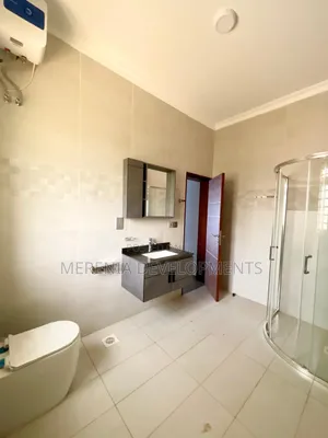 7bdrm House in Muyenga, Makindye for sale