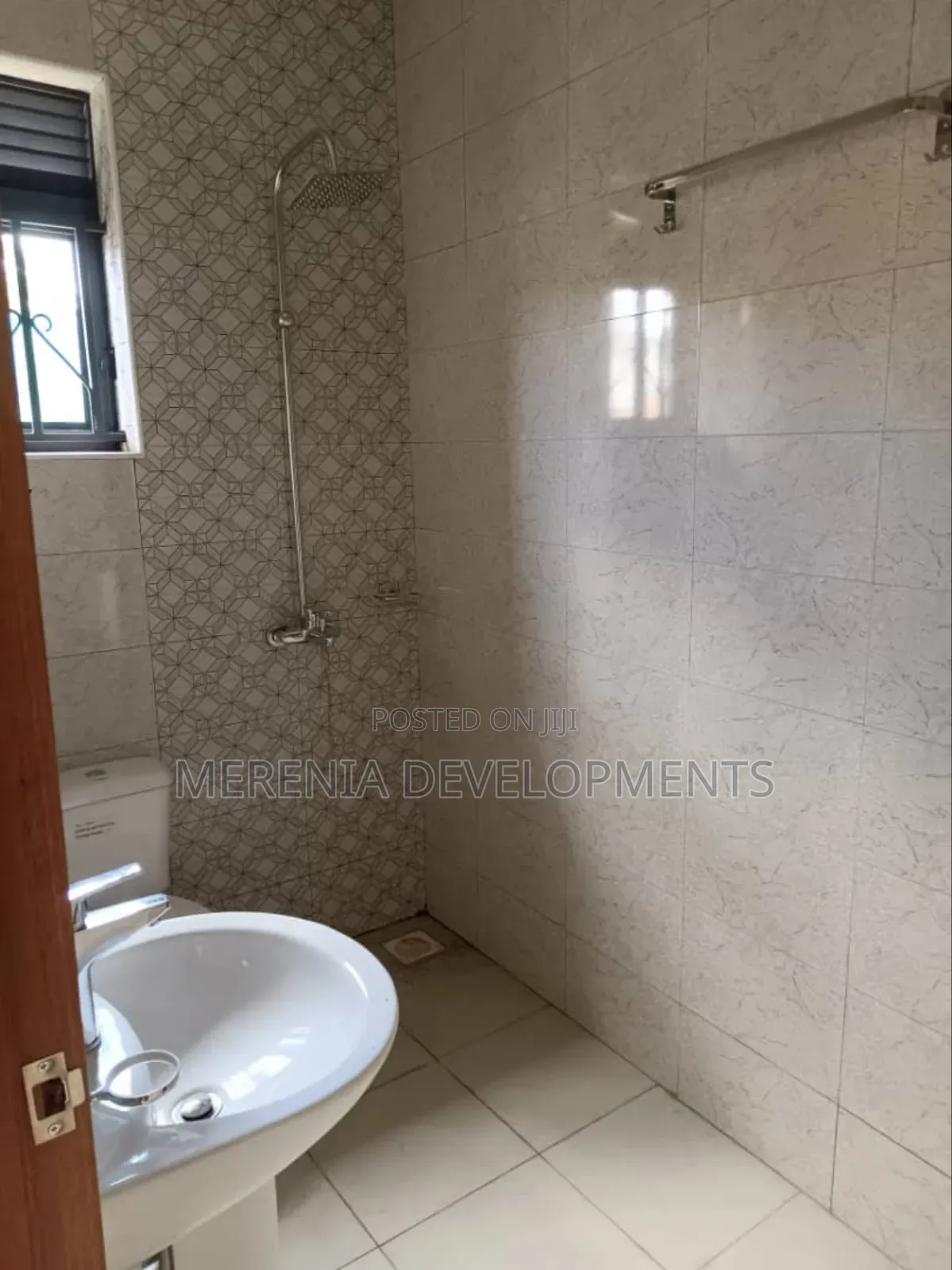 2bdrm Apartment in Muyenga, Makindye for sale