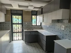 2bdrm Apartment in Muyenga, Makindye for sale
