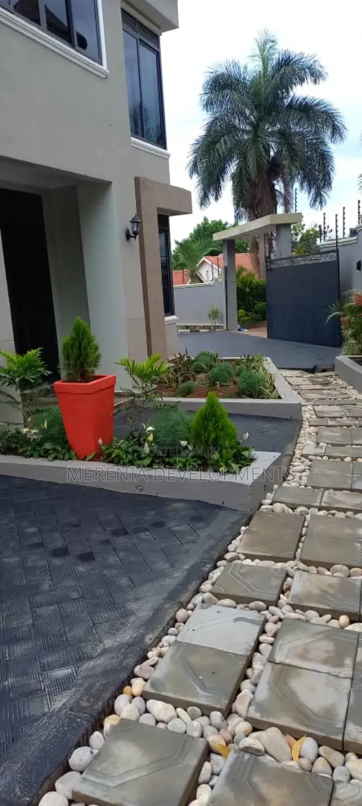 5bdrm House in Buziga, Makindye for sale