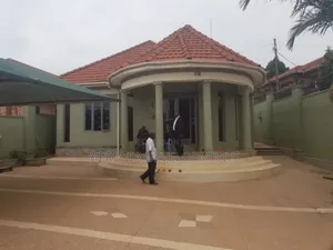4bdrm House in Buziga, Makindye for sale