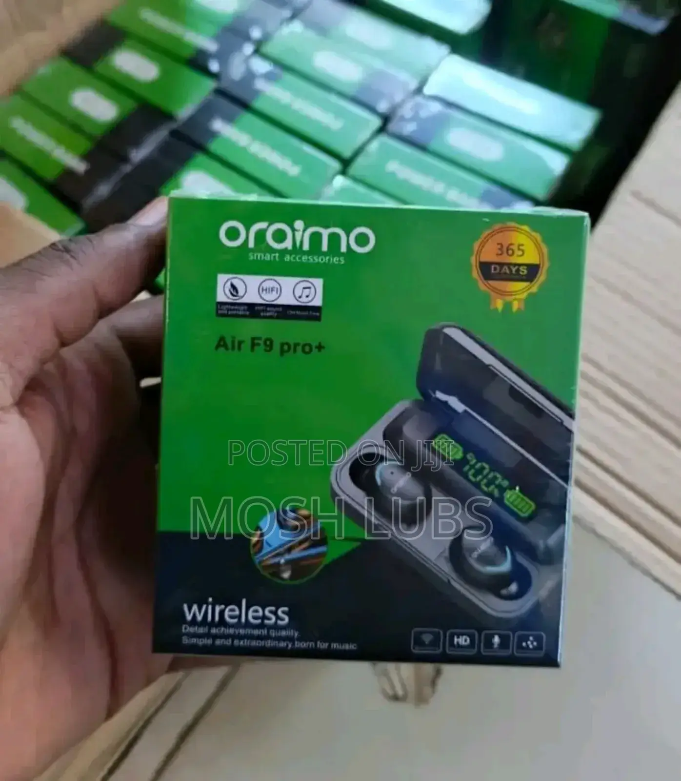Oraimo Buds With an Inbuilt Power Bank