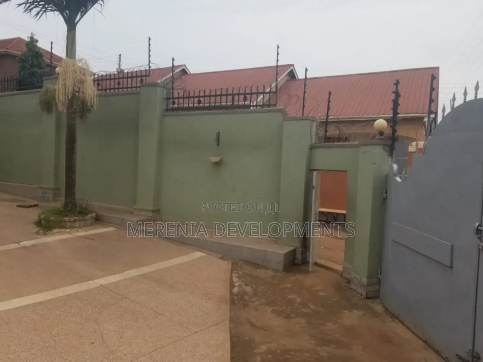 4bdrm House in Buziga, Makindye for sale