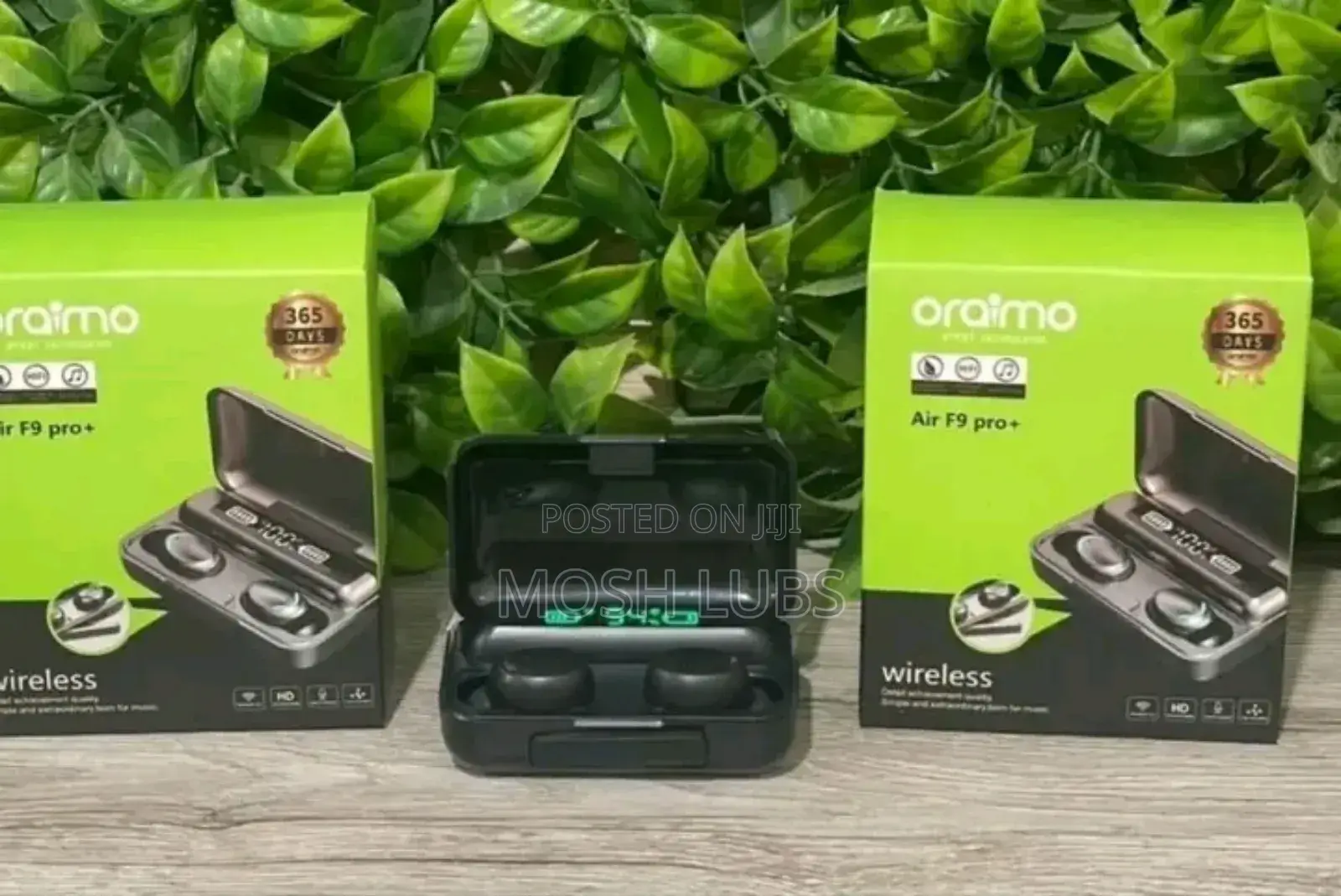 Oraimo Buds With an Inbuilt Power Bank