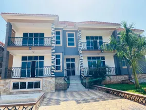 5bdrm House in Kiggo, Makindye for sale