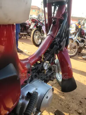 Suzuki 2001 Red