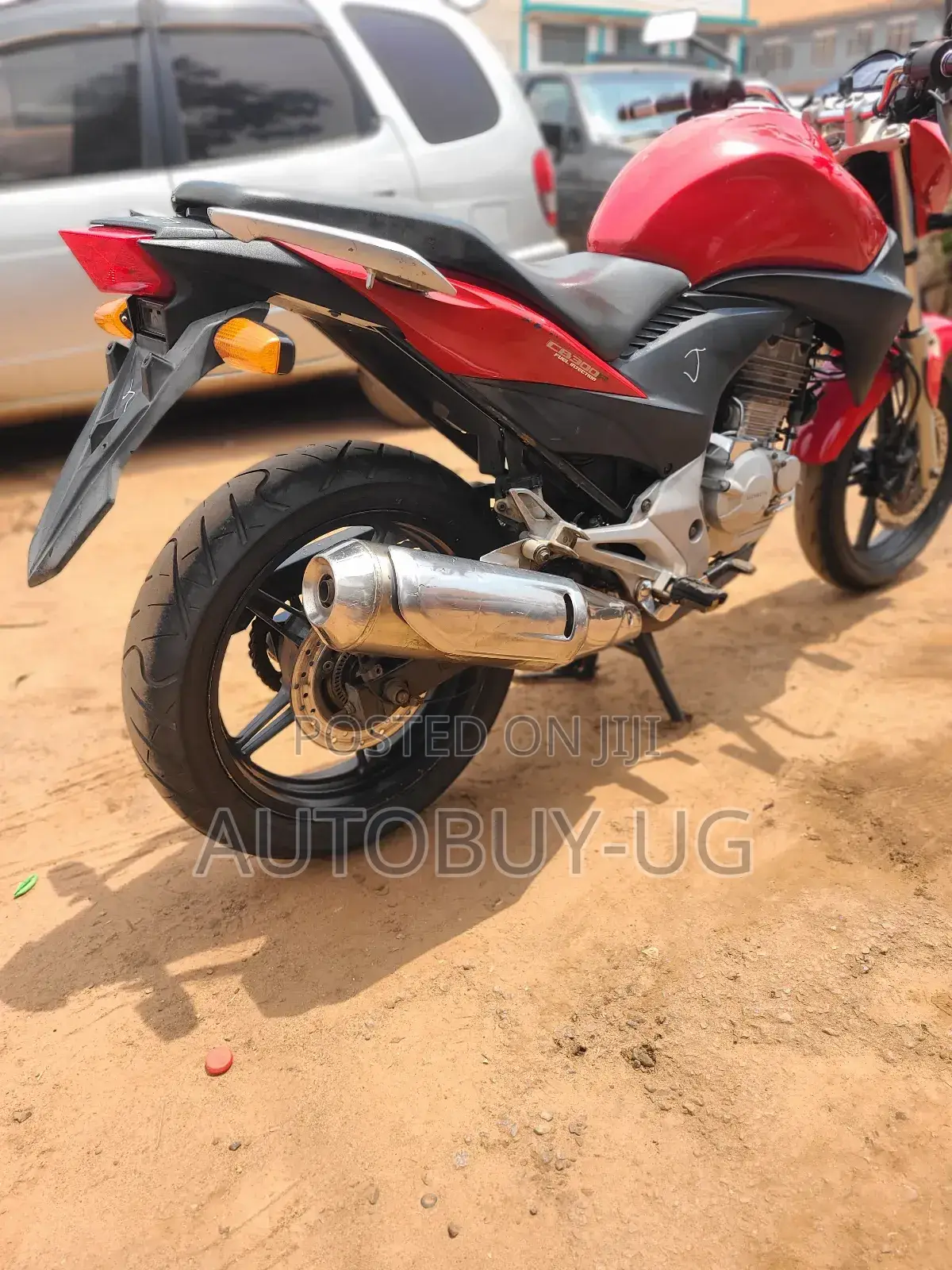 Honda CB 2016 Red