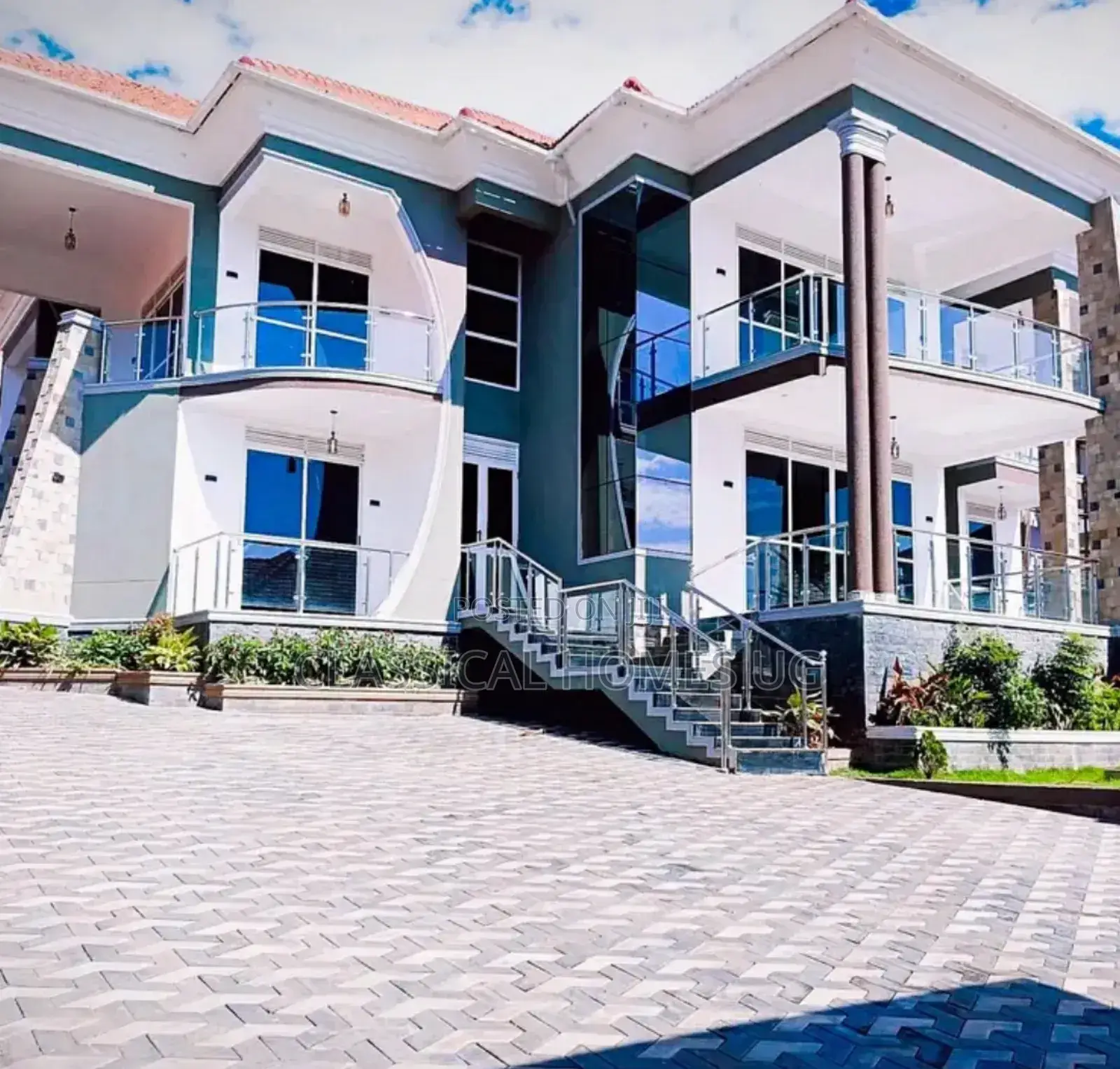 5bdrm Duplex in Lubowa Entebbe Road, Central Division for rent