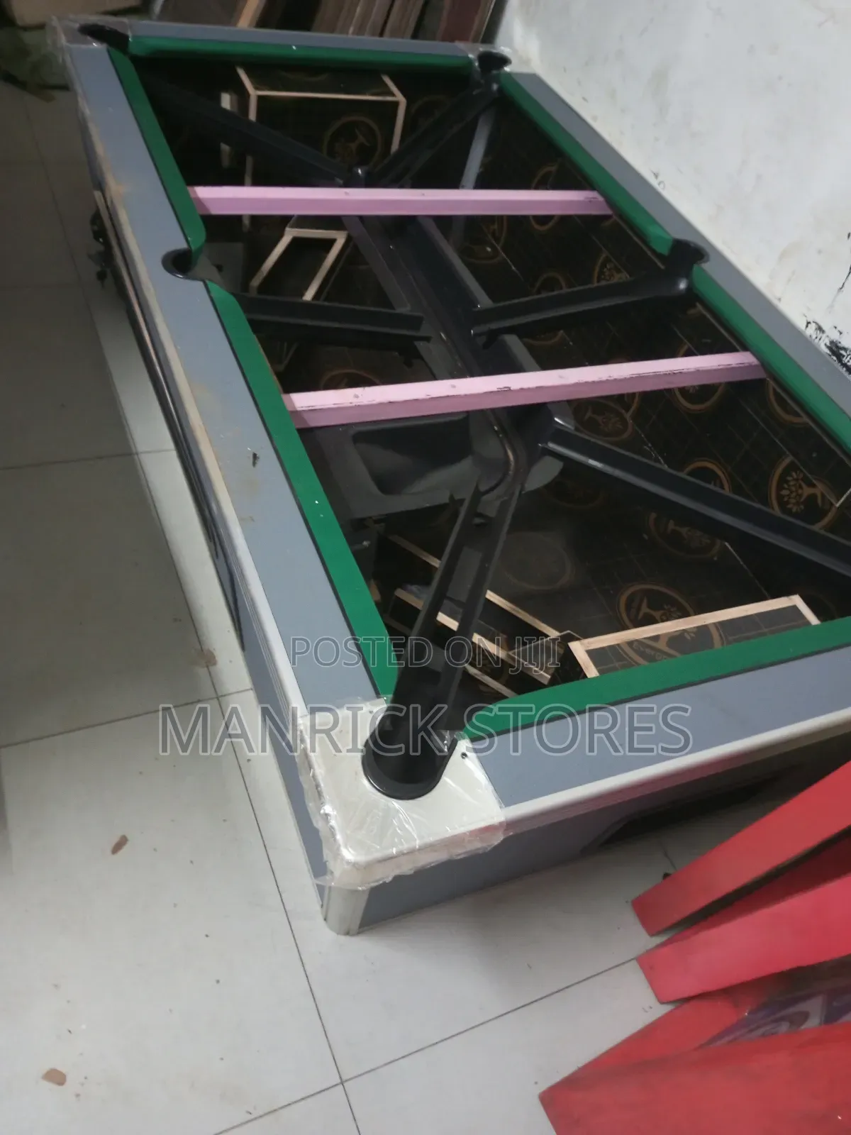 Single Pool Table With Accessories Quick Deal