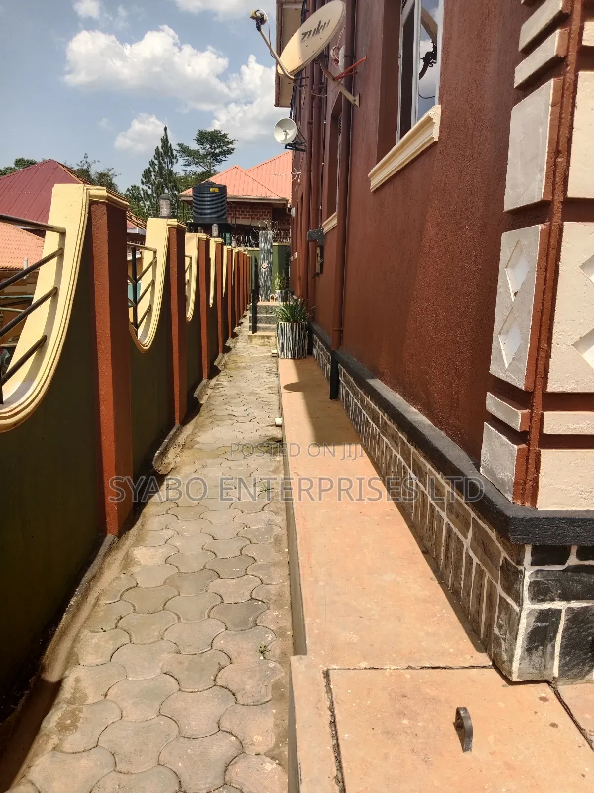 3bdrm Apartment in Nabuti Road, Mukono TC for rent