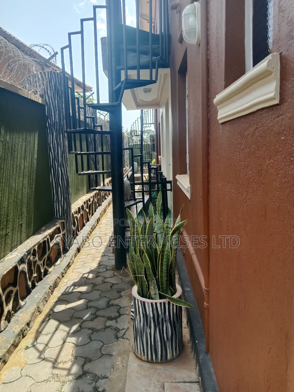 3bdrm Apartment in Nabuti Road, Mukono TC for rent