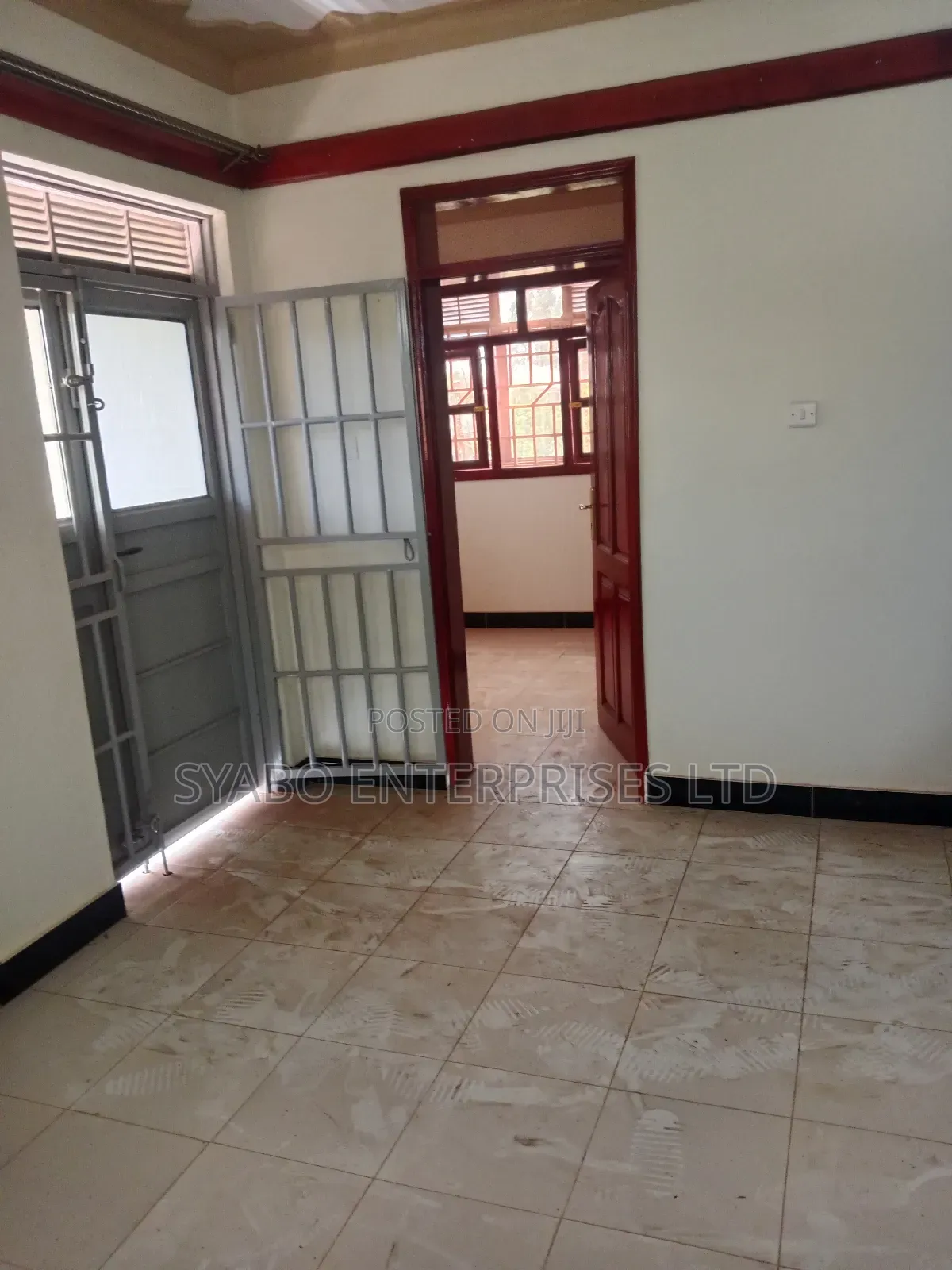3bdrm Apartment in Nabuti Road, Mukono TC for rent