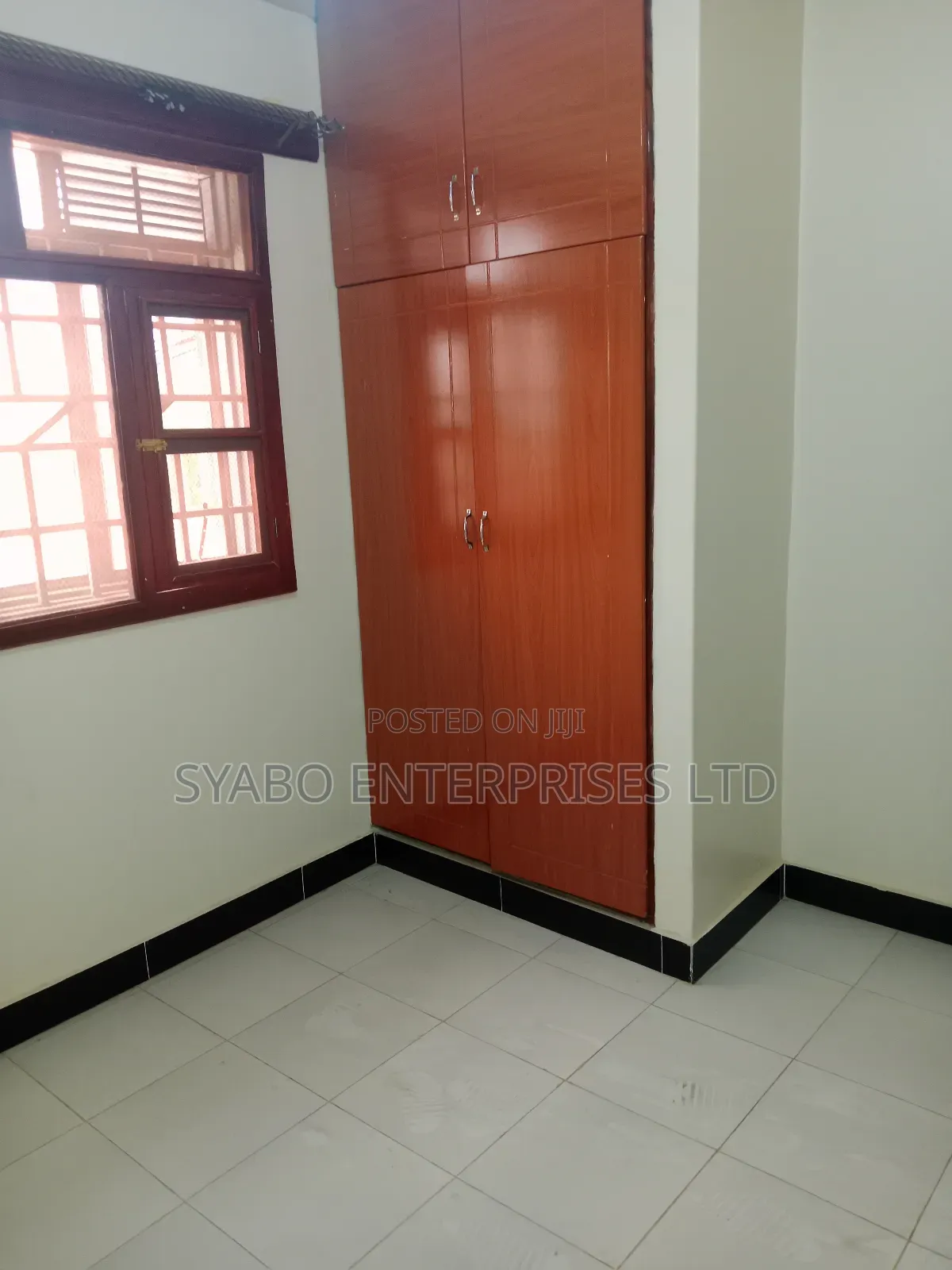 3bdrm Apartment in Nabuti Road, Mukono TC for rent