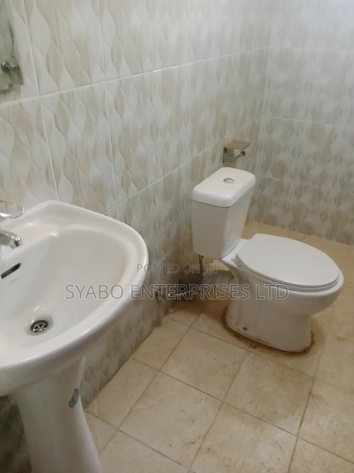 3bdrm Apartment in Nabuti Road, Mukono TC for rent