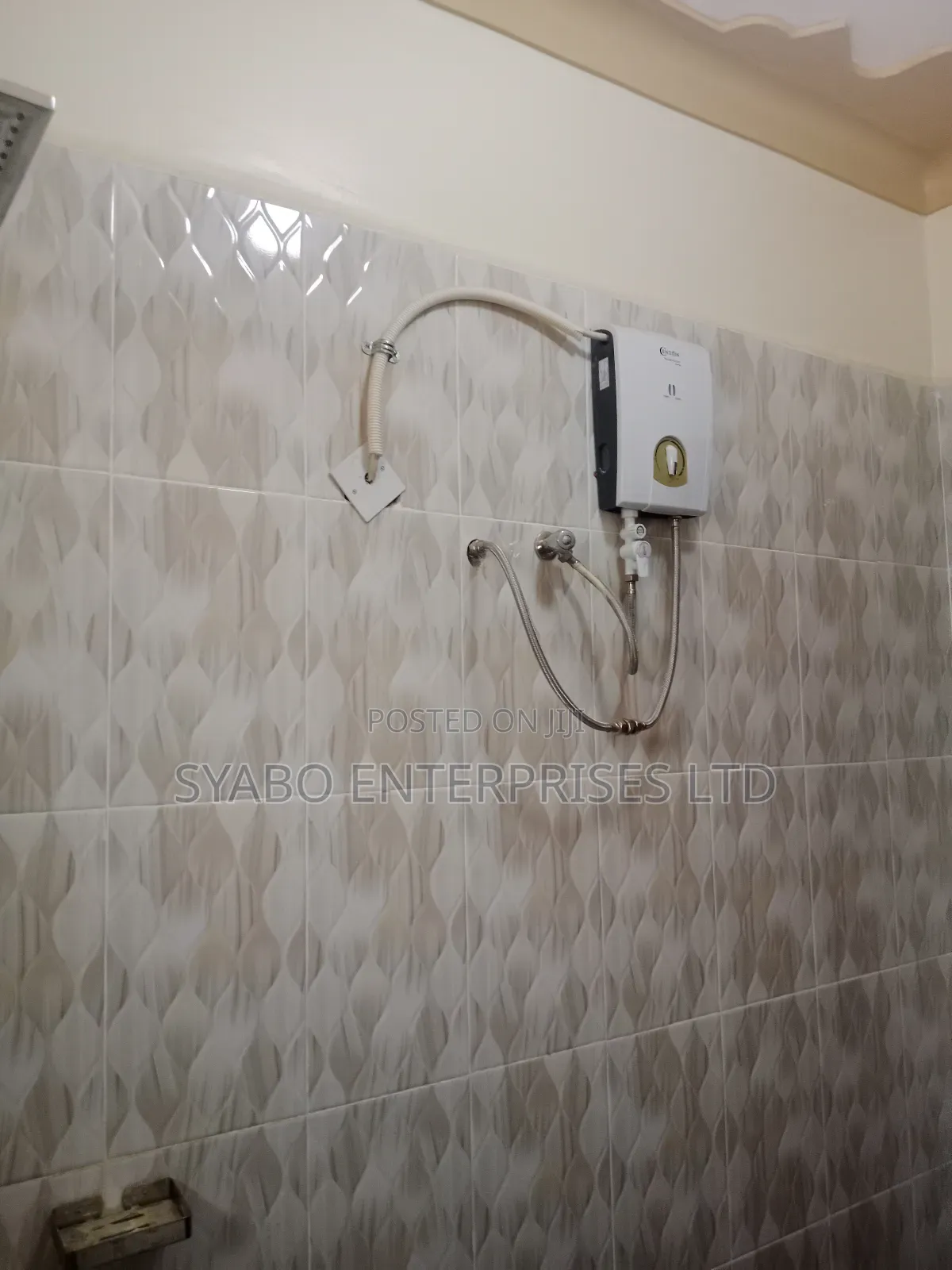 3bdrm Apartment in Nabuti Road, Mukono TC for rent