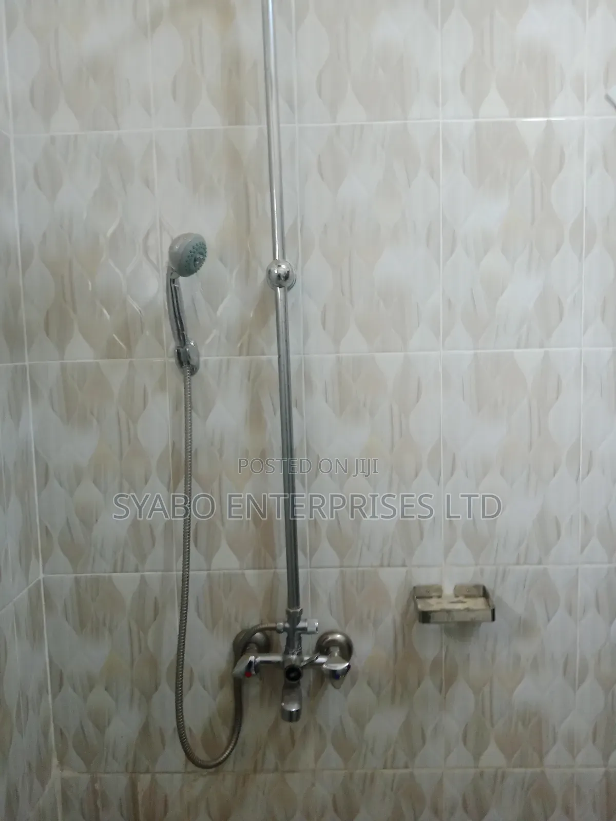 3bdrm Apartment in Nabuti Road, Mukono TC for rent