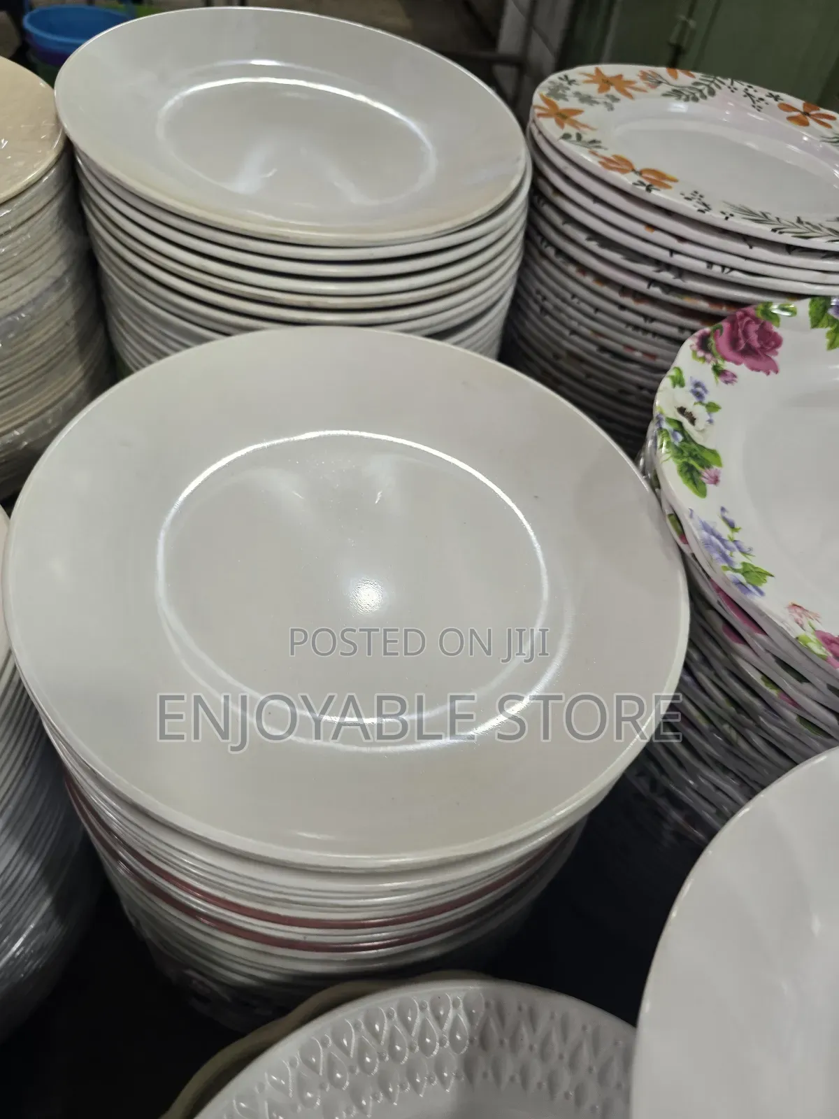 Stackable Serving Melamine Plates Stackable Serving Melamine Plates