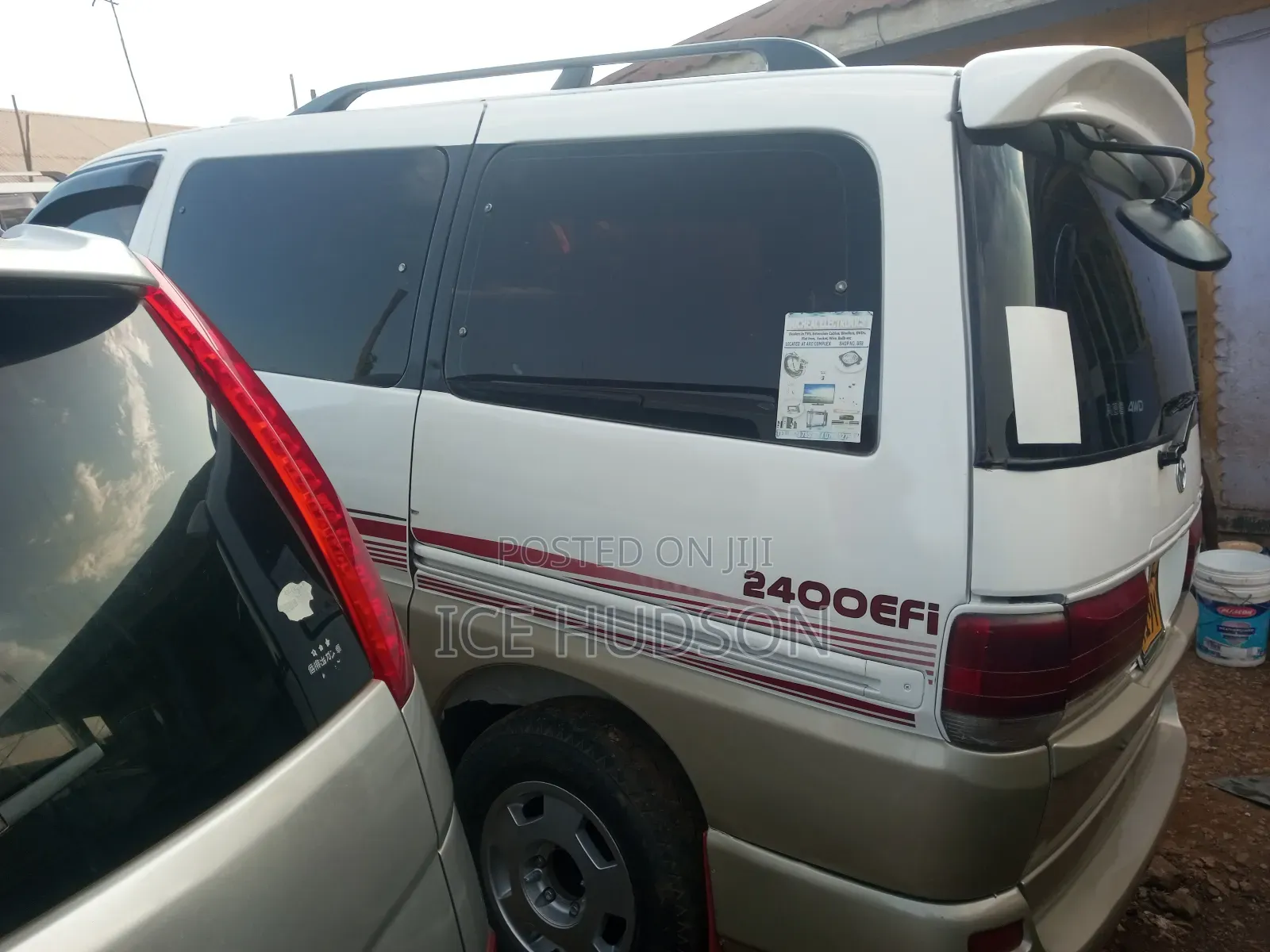 Toyota Regius 2003 White