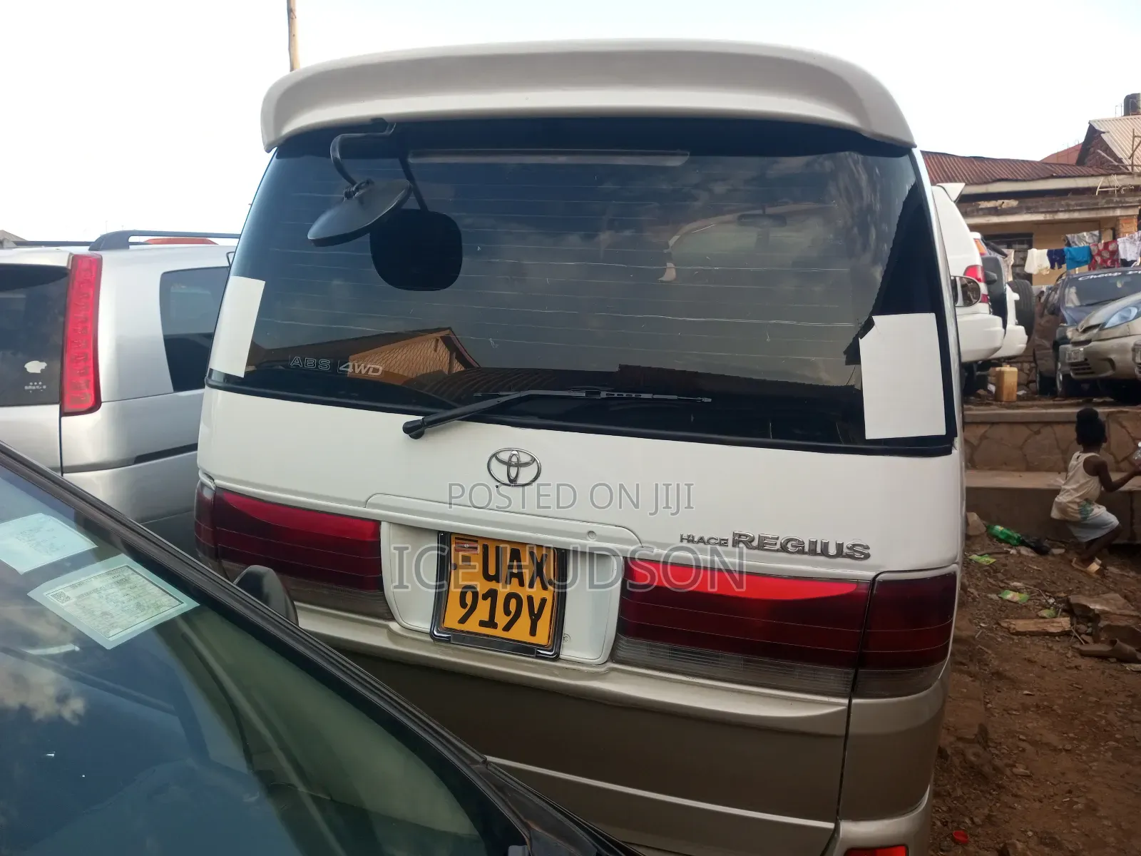 Toyota Regius 2003 White