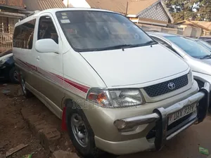 Toyota Regius 2003 White